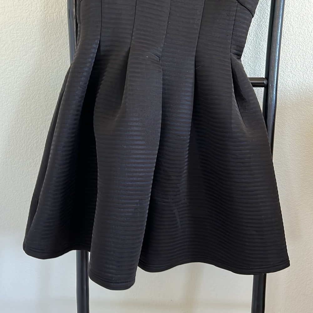 LBD - small - Picture 4 of 4